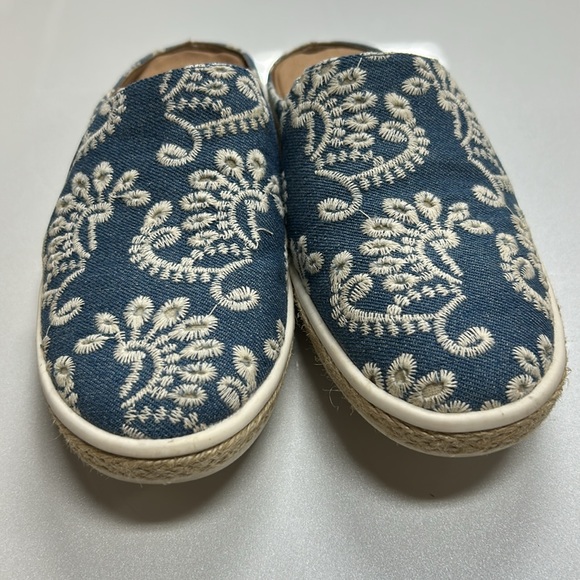 A2 by Aerosoles Floral Embroidered Slip-Ons - Picture 6 of 17